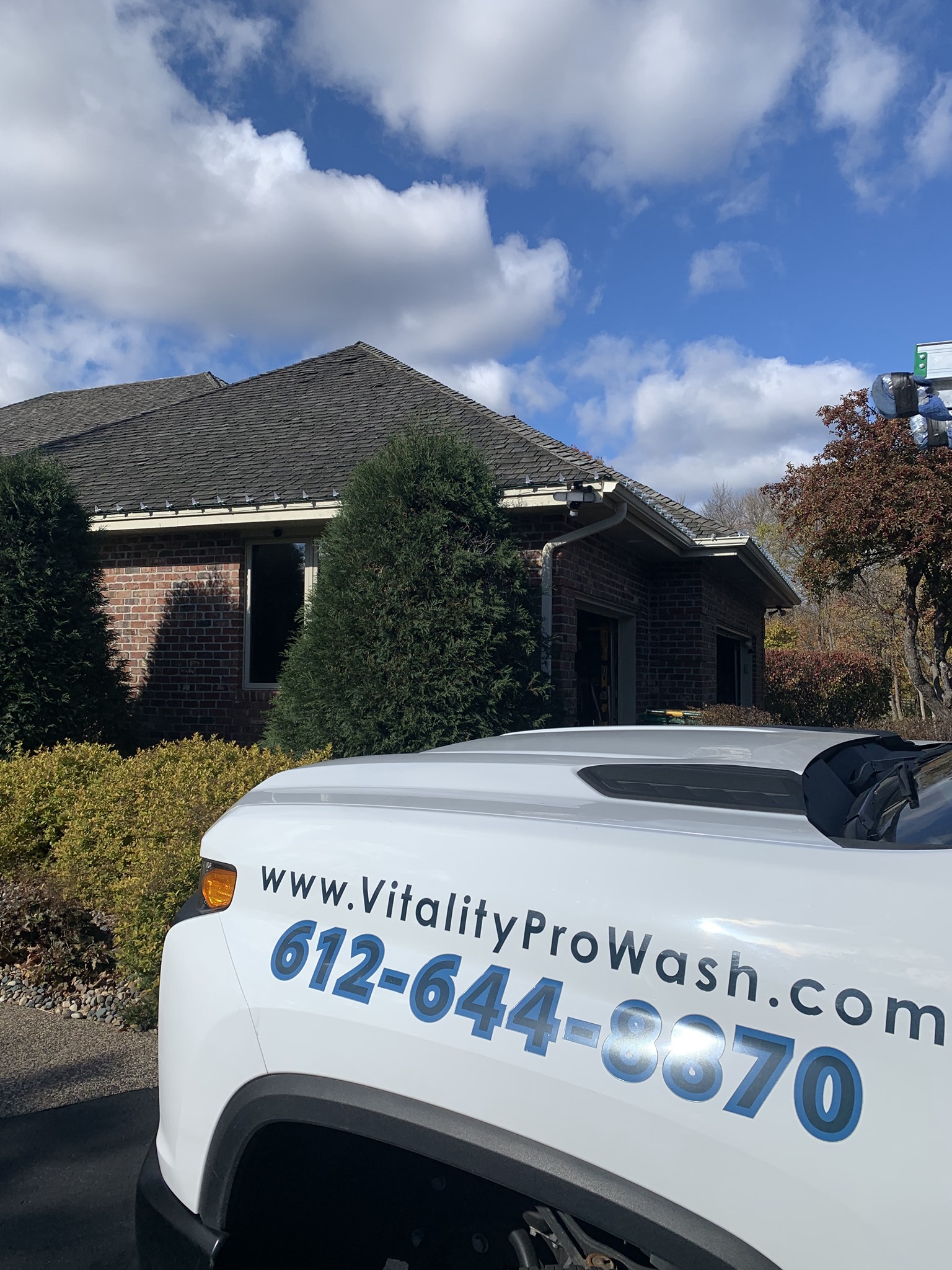 roof cleaning st louis park MN